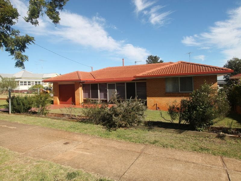 745 Ruthven Street, South Toowoomba, Qld 4350