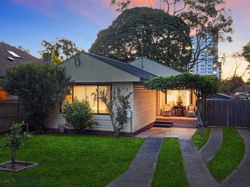 4 Sarsfield Street, Blacktown, NSW 2148 Property Details