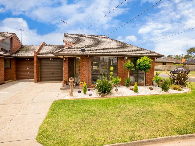 1/4 Collins Street, Werribee, Vic 3030 Property Details