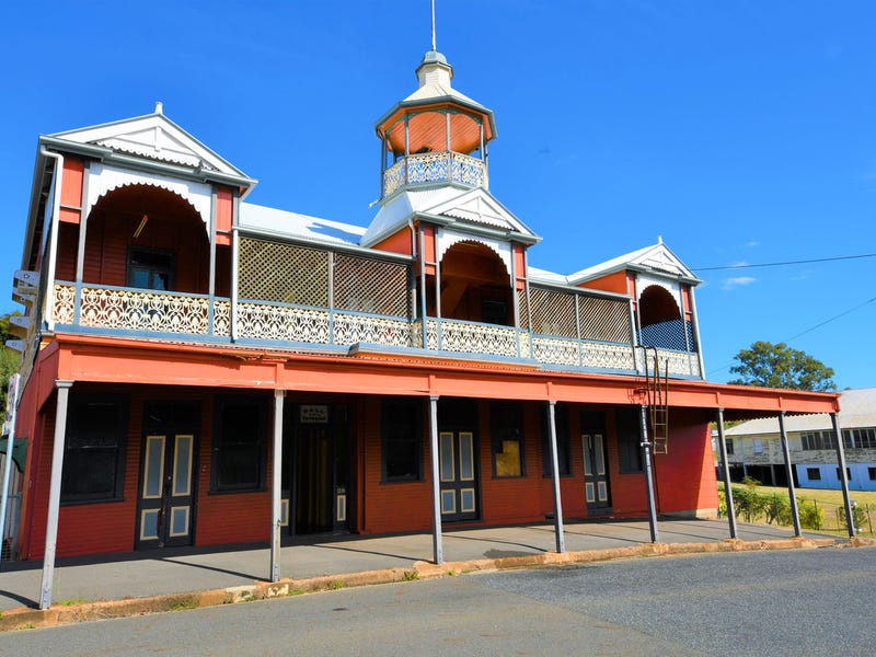 28 Street, Mount QLD 4714