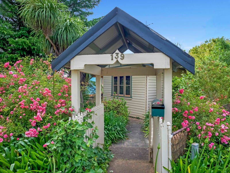 139 Waratah Street, Katoomba, NSW 2780 Property Details