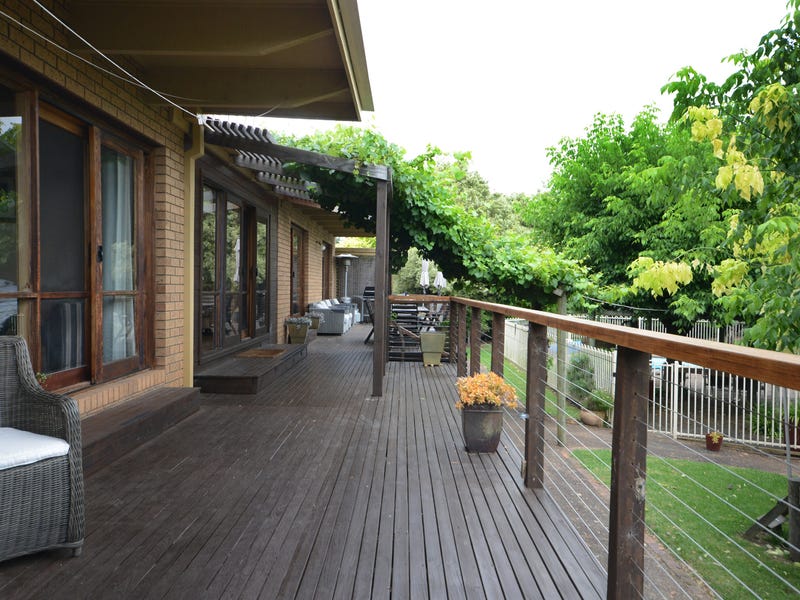 67 Robb Street, Bairnsdale, Vic 3875 Property Details