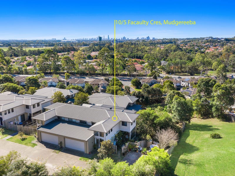 10/5 Faculty Crescent, Mudgeeraba, Qld 4213 Townhouse for Sale