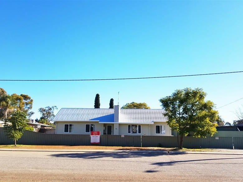 12 Lefroy Street, Moora, WA 6510