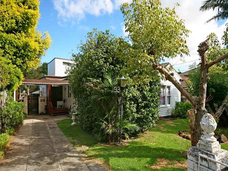 93 Oak Street, Beaumaris, Vic 3193 Property Details