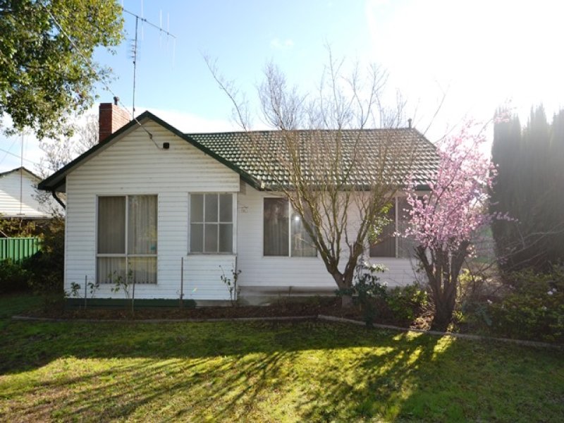 40 Heywood Cres, Seymour, VIC 3660