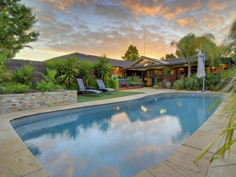 49 Sunderland Circuit, Traralgon, Vic 3844 Property Details