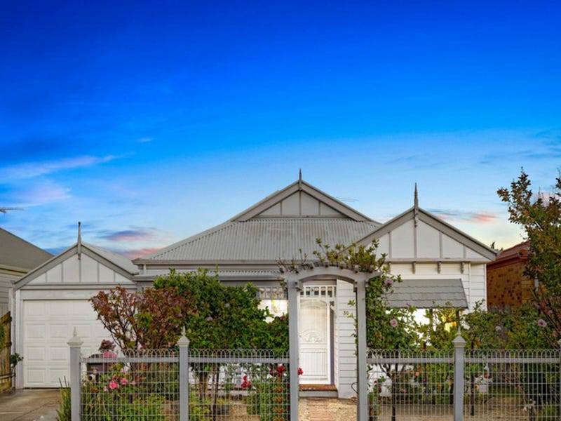 30 Beaumont Drive Point Cook VIC 3030 realestate .au