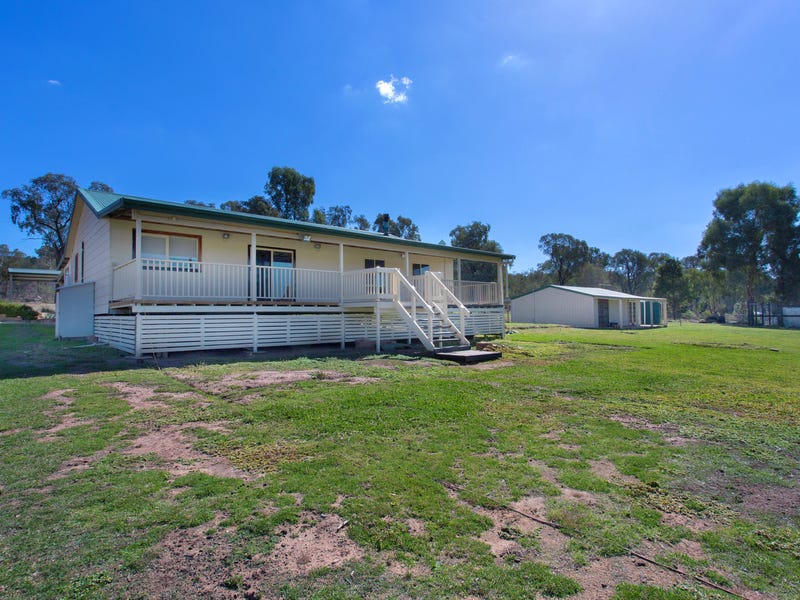 240 Conimbla Road, Cowra, NSW 2794