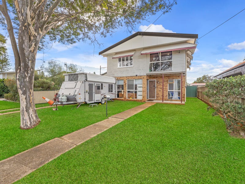 11 Clifford Street, Woody Point, QLD 4019