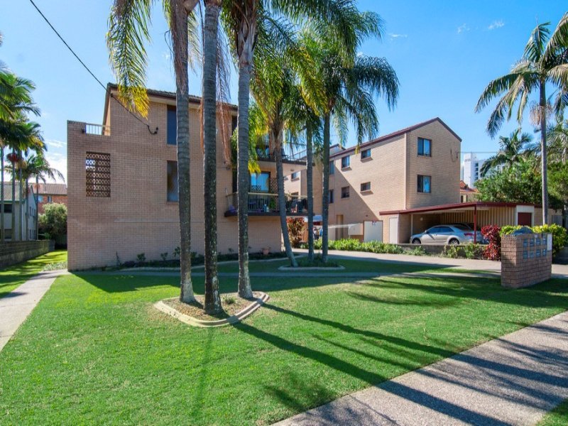 2/27 Imperial Parade, Labrador, QLD 4215