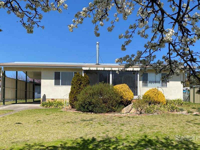 11 College Road, Stanthorpe, QLD 4380