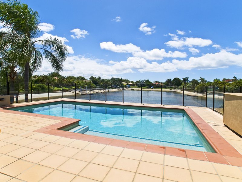 8 Aberdeen Avenue, Benowa, QLD 4217