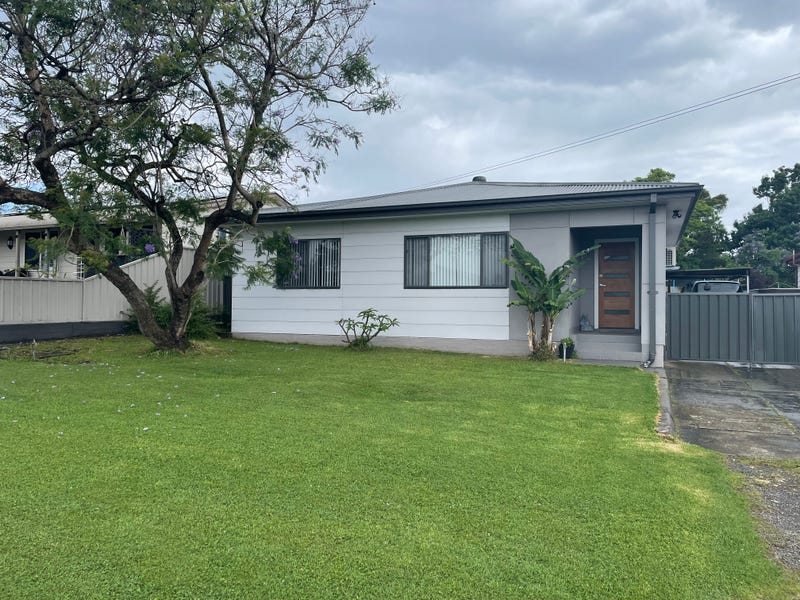 45 Barton Street, Oak Flats, NSW 2529