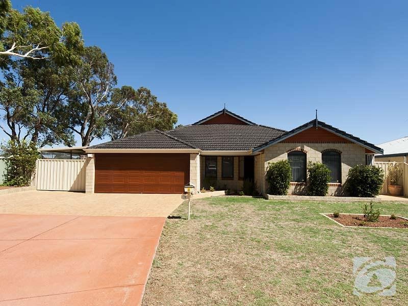 13 Ensign Dale, Kelmscott, WA 6111 Property Details