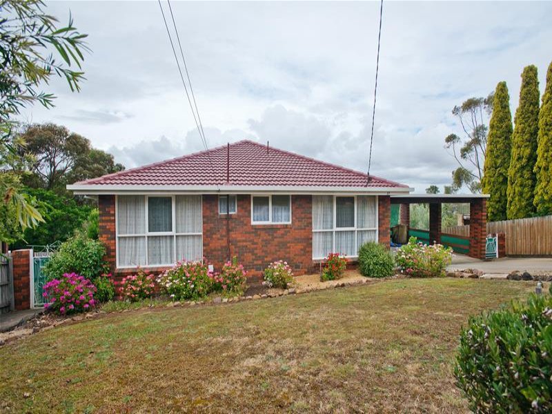 17 White Avenue, Bacchus Marsh, VIC 3340