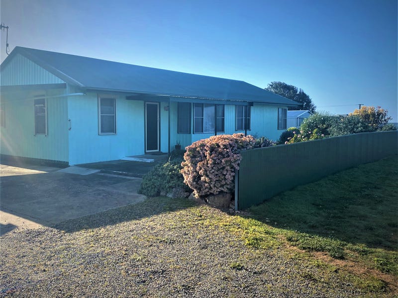 2 Central Street, Louth Bay, SA 5607