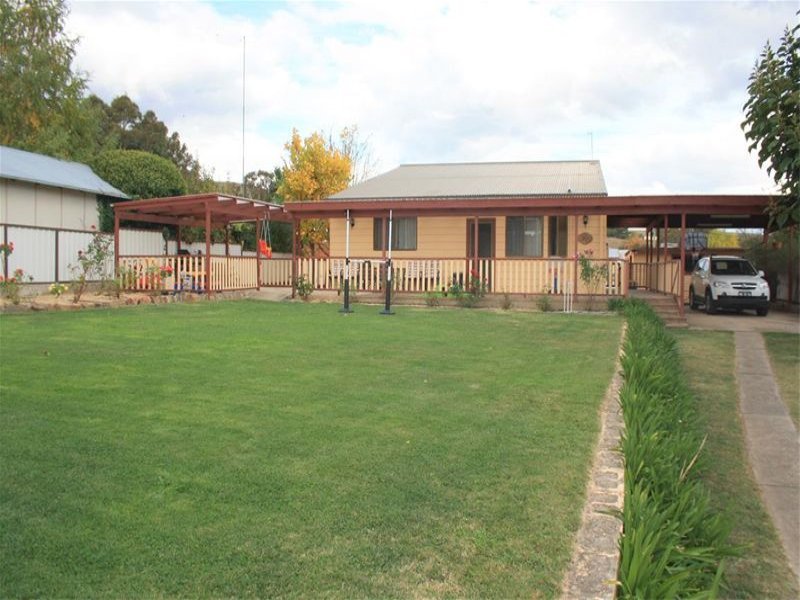 10 SHORT LANE, Cooma, NSW 2630 Property Details