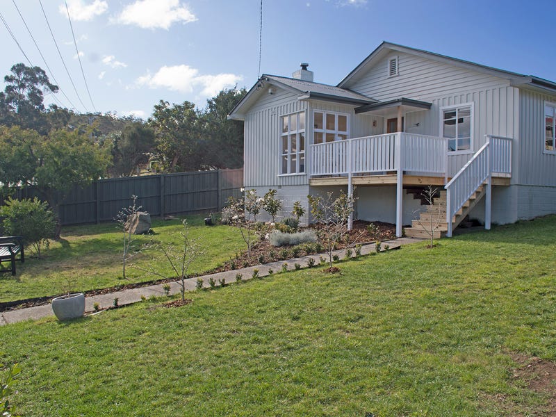 1 Loinah Cres, Montagu Bay, TAS 7018