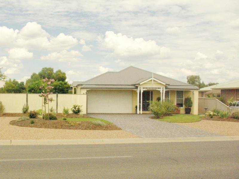 26 Russell Street, Numurkah, VIC 3636