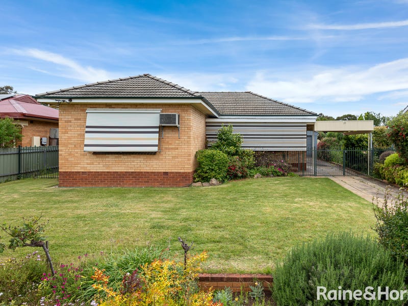 15 Nixon Crescent, Tolland, NSW 2650 Property Details