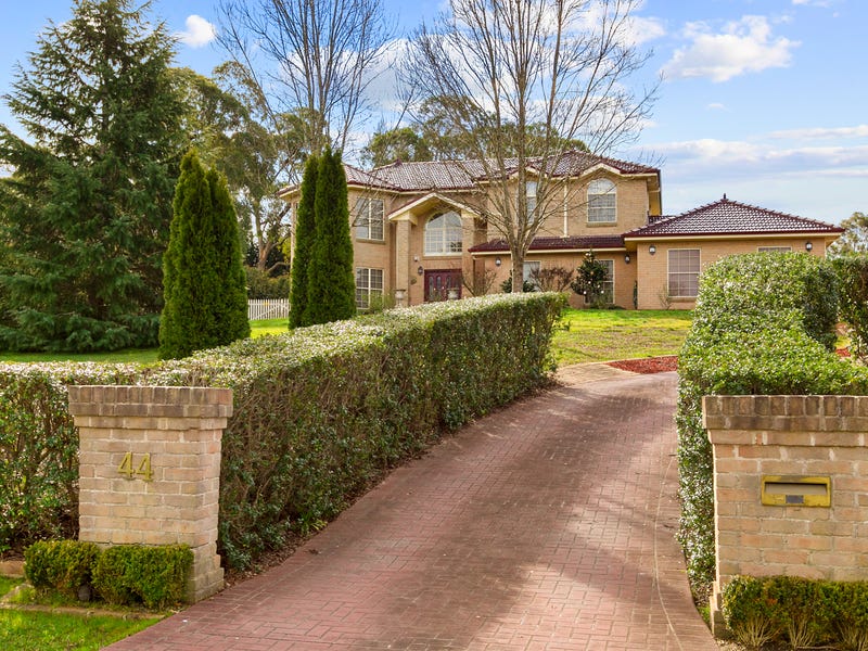 44 Highland Drive, Bowral, NSW 2576 Property Details