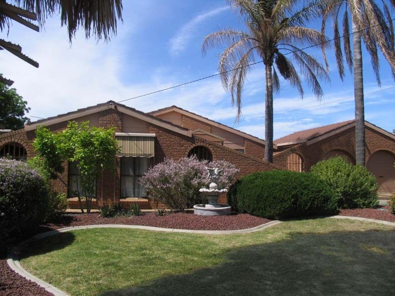 23 Grevillea Cres, Lake Albert, NSW 2650