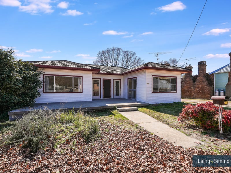 111E Fitzroy Street, Walcha, NSW 2354 House for Sale