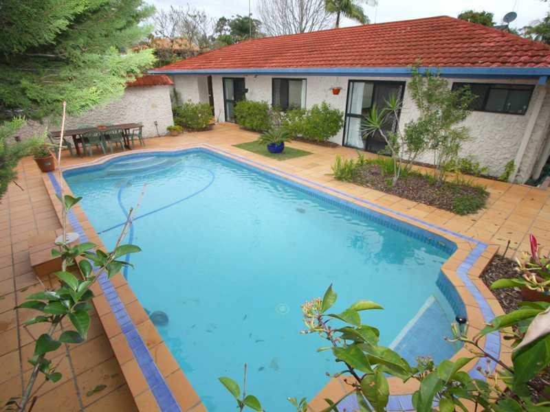 10 Patura Drive, Ashmore, QLD 4214