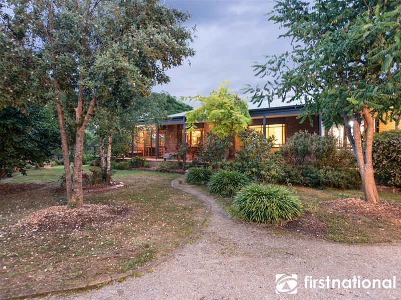945 Pakenham Road, Pakenham Upper, VIC 3810