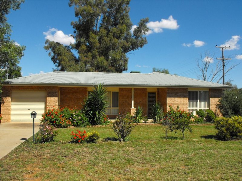 21 MOORE STREET, Ganmain, NSW 2702 Property Details