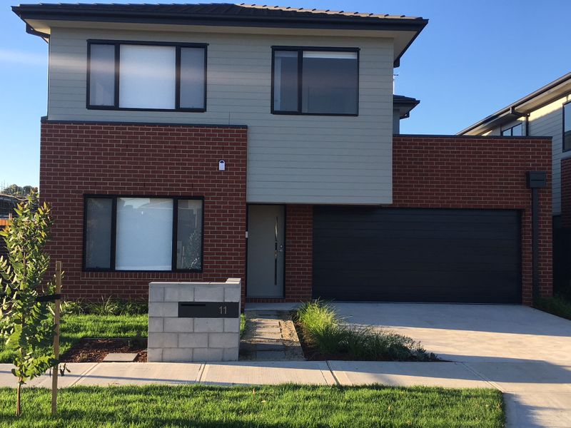 11 Westminster Drive, Avondale Heights, VIC 3034