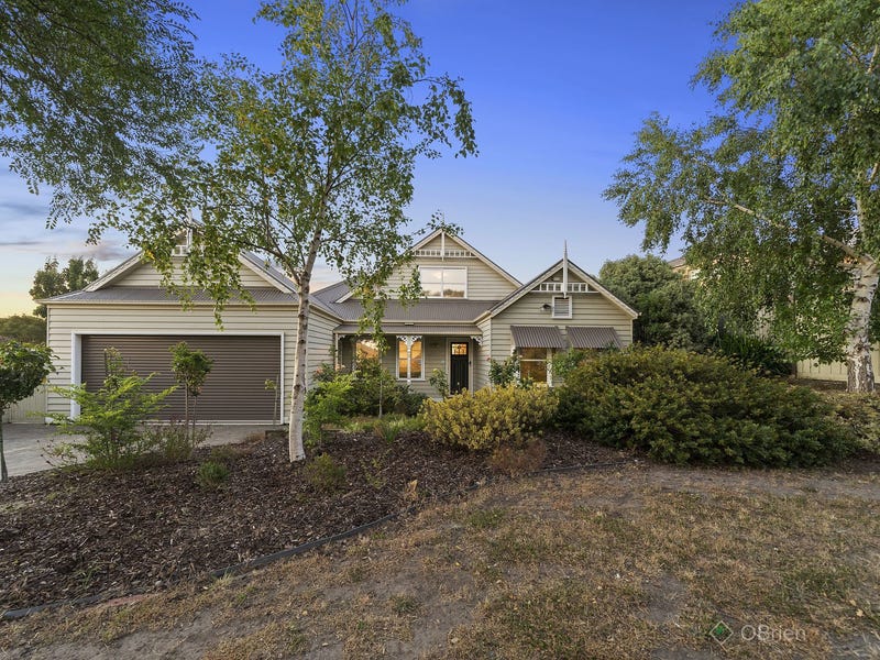 33 Hillgrove Crescent, Berwick, Vic 3806 Property Details