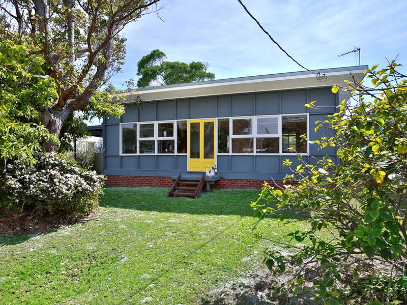 11 Lamond Street, Currarong, NSW 2540 Property Details