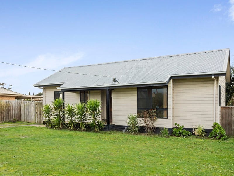 5 Stewart Street Colac Vic 3250 Realestate Com Au