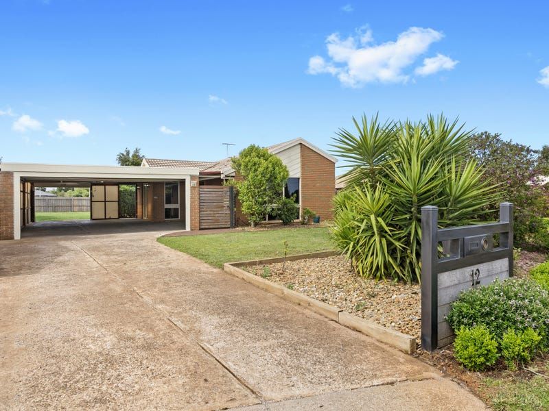 12 Garfield Close, Melton South, VIC 3338