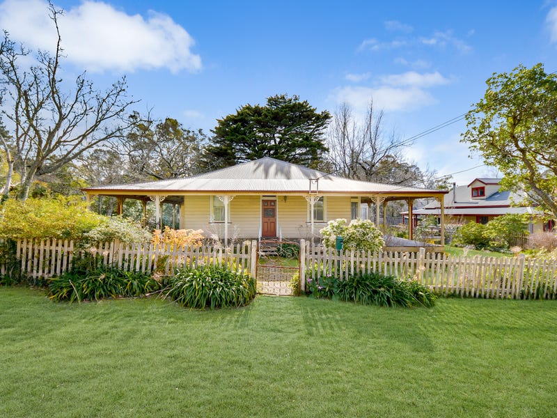 71 Backhouse Street, Wentworth Falls, NSW 2782