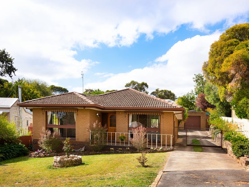 9 Treasure Street, Castlemaine, Vic 3450 Property Details