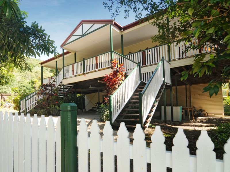 5 Stratford Chase, Stratford, QLD 4870