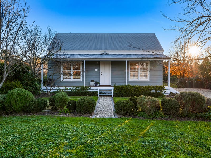 35 Jones Street, Oxley, Vic 3678 House for Sale