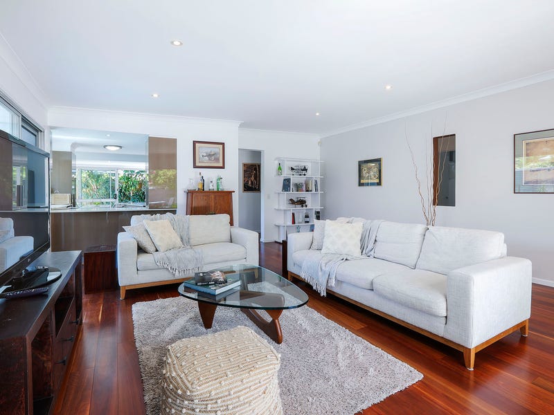 42 Savoy Drive, Broadbeach Waters, QLD 4218