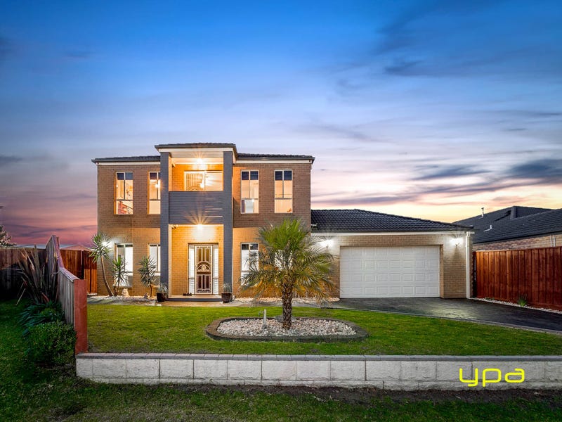 3 Bedroom Houses for Sale in Cranbourne, VIC 3977 Pg. 2