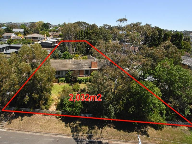 10 Cedar Grove, Highton, Vic 3216 Property Details