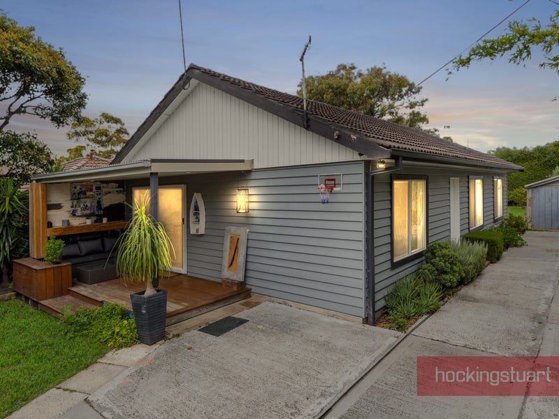 35 Bayside Grove, Seaford, Vic 3198 Property Details