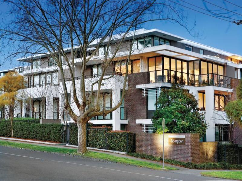 102 53 Chaucer Crescent Canterbury Vic 3126 Property Details