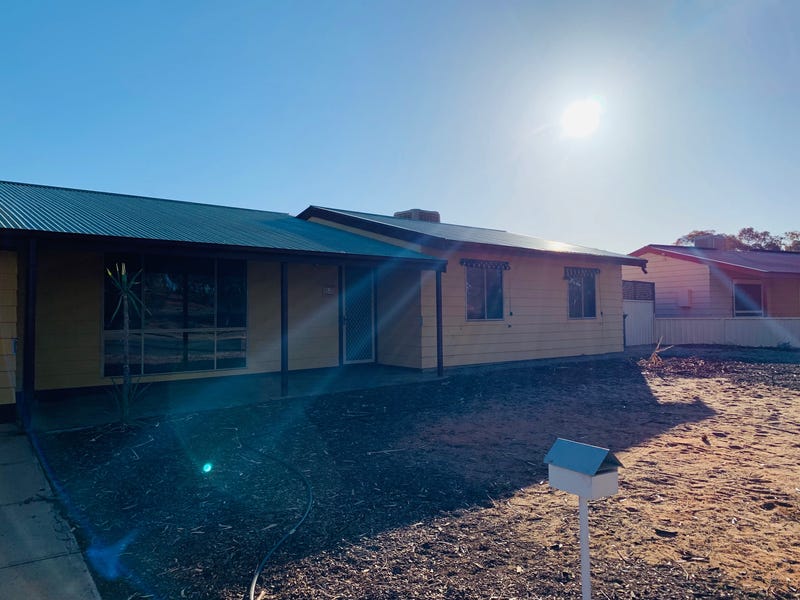 5 Pioneer Drive, Roxby Downs, SA 5725