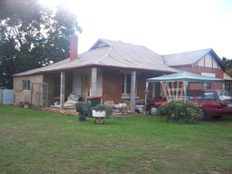 93 Tilga St, Canowindra, NSW 2804 Property Details