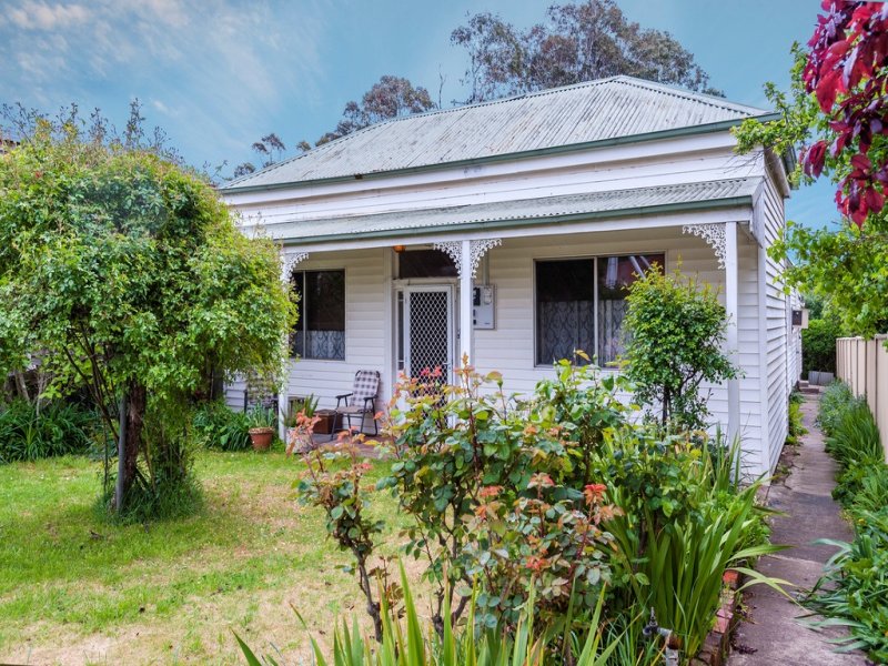 10 Piper Street, Vic 3444 Property Details