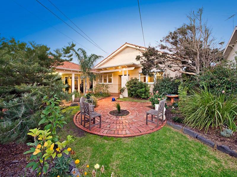 2 Lorraine Street, Hampton, Vic 3188 Property Details