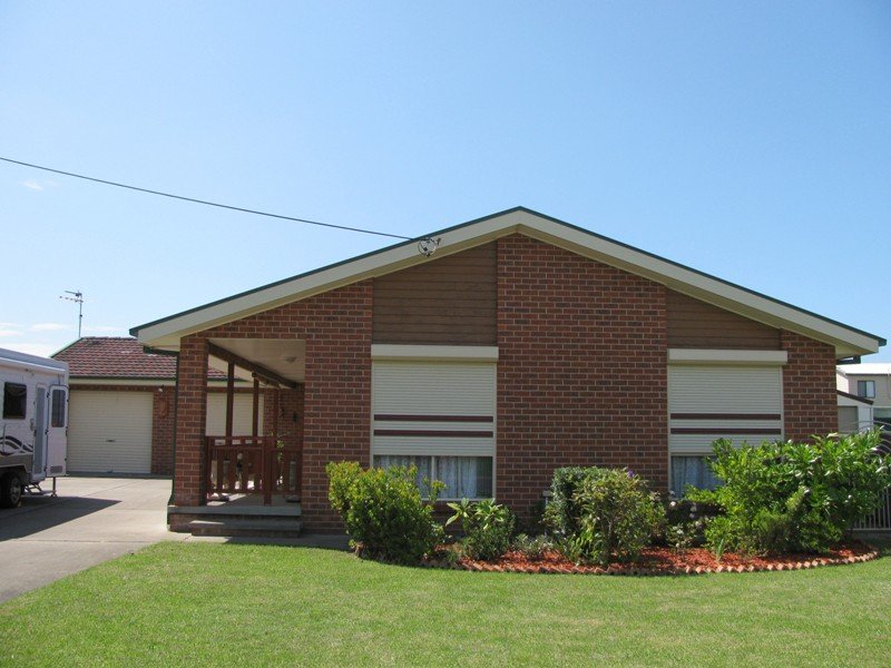 42 Ainslie Parade, Tomakin, NSW 2537 Property Details